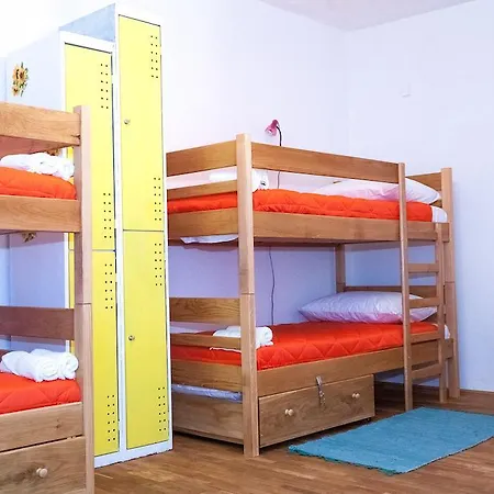 Hostel Four Corners *
