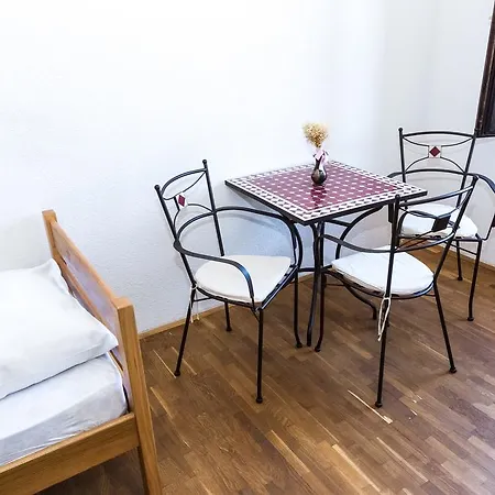 Hostel Four Corners Ζαντάρ