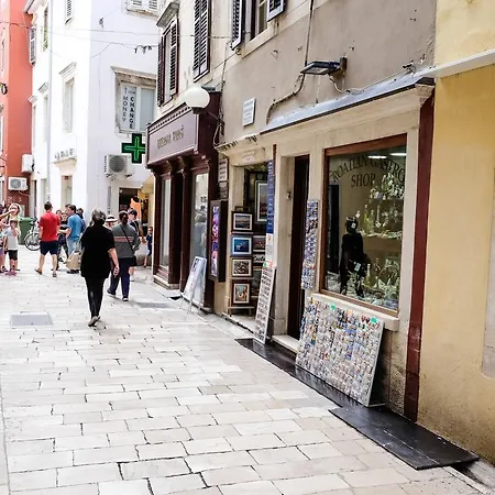 Hostel Four Corners Ζαντάρ