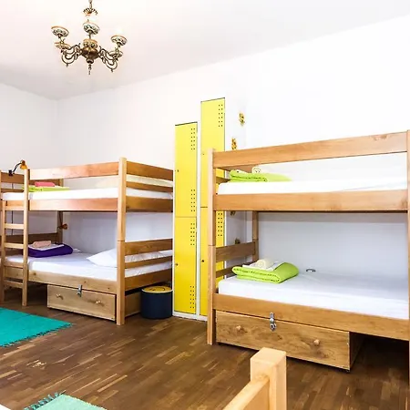 Hostel Four Corners Ζαντάρ