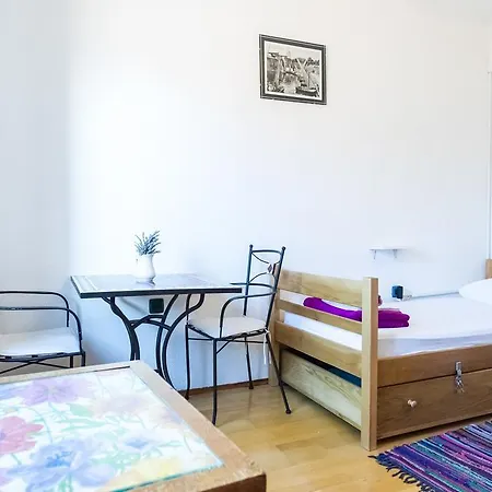 Hostel Four Corners Ζαντάρ